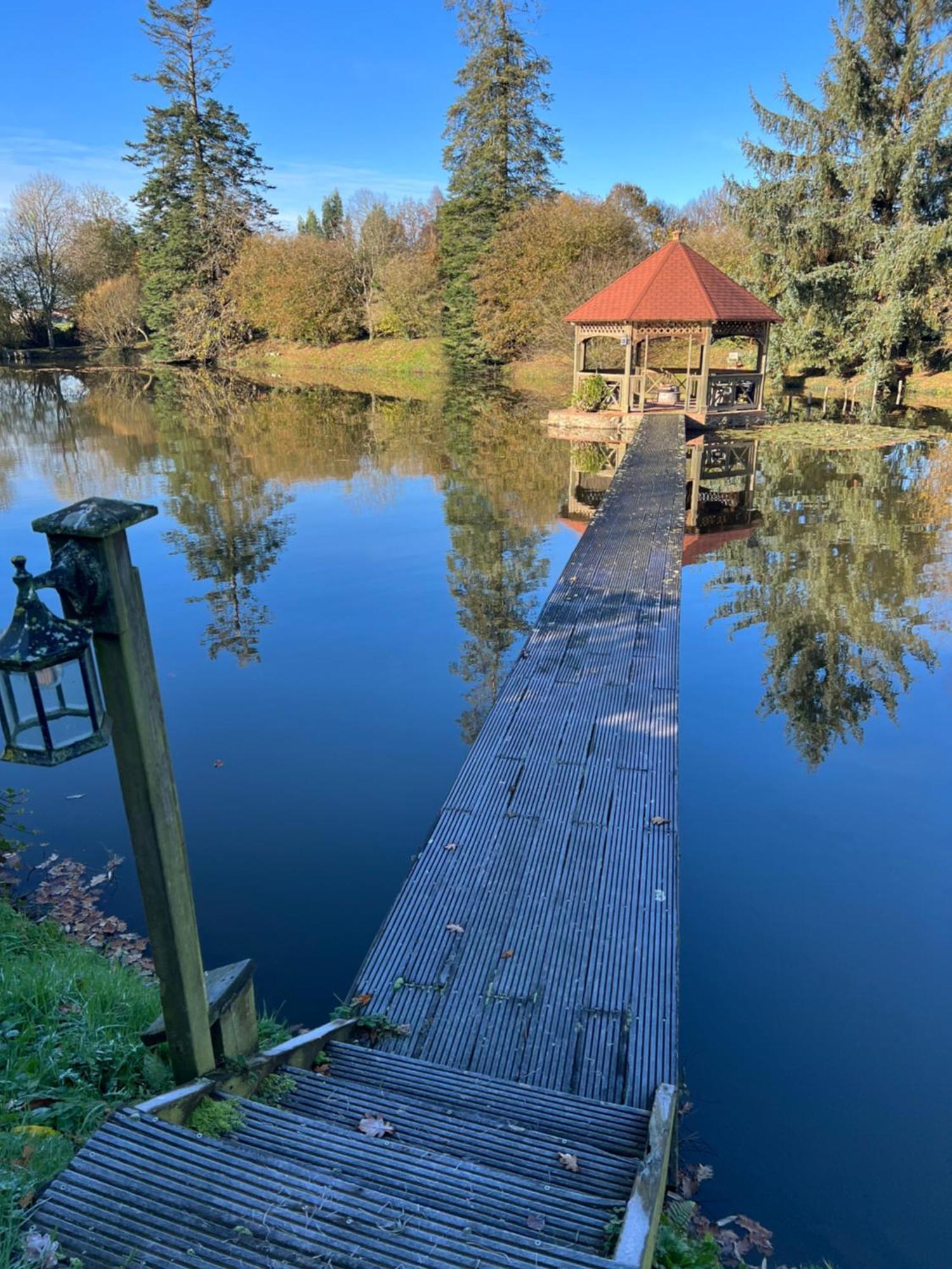 Lake Noble Saint-Germain-l'Aiguiller Eksteriør bilde